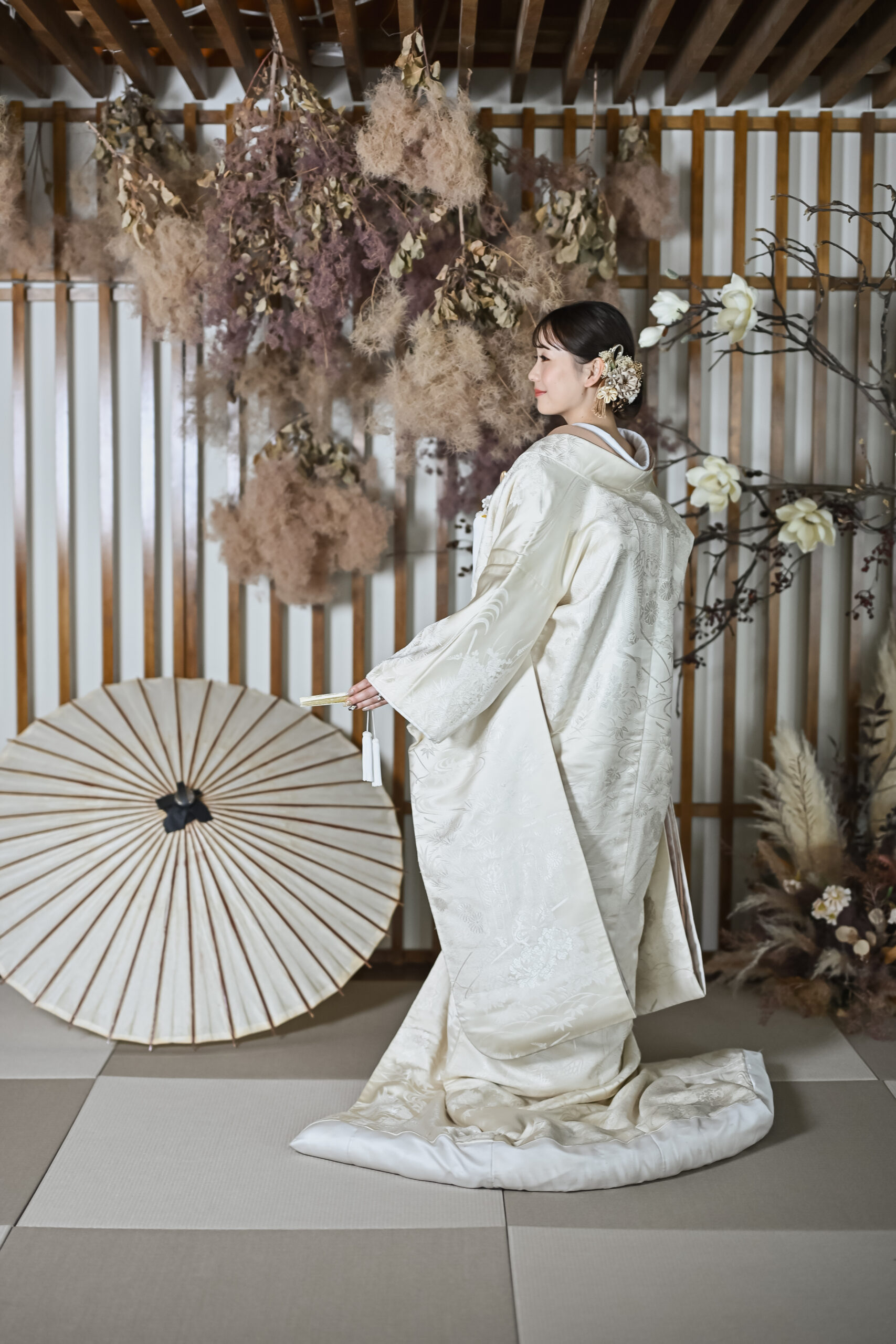 スタジオ和室で白無垢を着ている花嫁