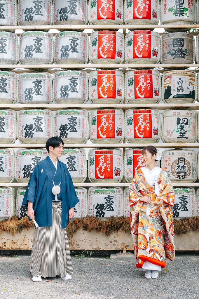国府宮神社の拝殿前での白無垢和装前撮り