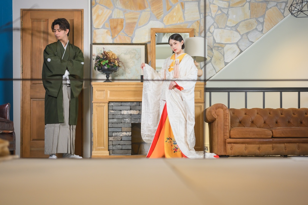 スタジオ暖炉の前で和装前撮り