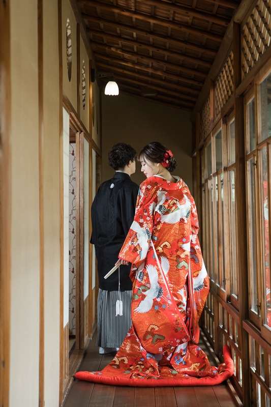 本館前の回廊