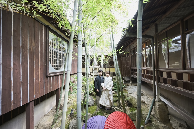 古川美術館の正門と石畳のアプローチ