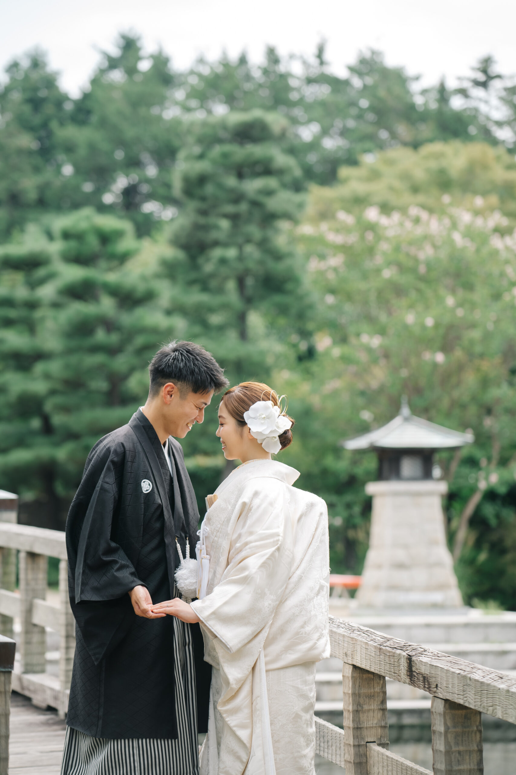 白無垢を着た花嫁の後ろ姿