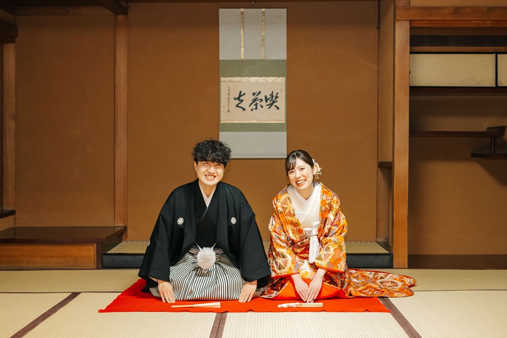 東山荘で和装撮影をする花嫁の様子