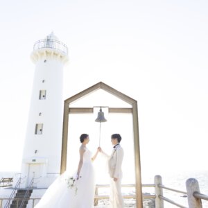 きらめく水面が美しい。内海で叶える憧れの前撮り の結婚写真・前撮りカット