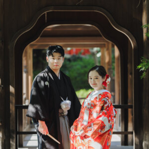 揚輝荘ならではの雰囲気を活かした結婚写真