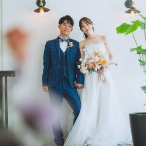 アンティーク空間×ウェディングドレス｜大人花嫁のスタジオフォト の結婚写真・前撮りカット