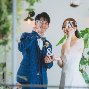 アンティーク空間×ウェディングドレス｜大人花嫁のスタジオフォト の結婚写真・前撮りカット