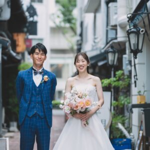 新郎新婦の前撮り撮影より アンティーク空間×ウェディングドレス｜大人花嫁のスタジオフォト