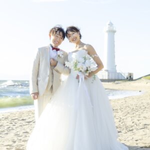 新郎新婦の前撮り撮影より きらめく水面が美しい。内海で叶える憧れの前撮り