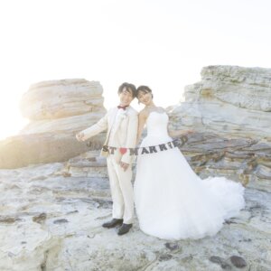 きらめく水面が美しい。内海で叶える憧れの前撮り の結婚写真・前撮りカット